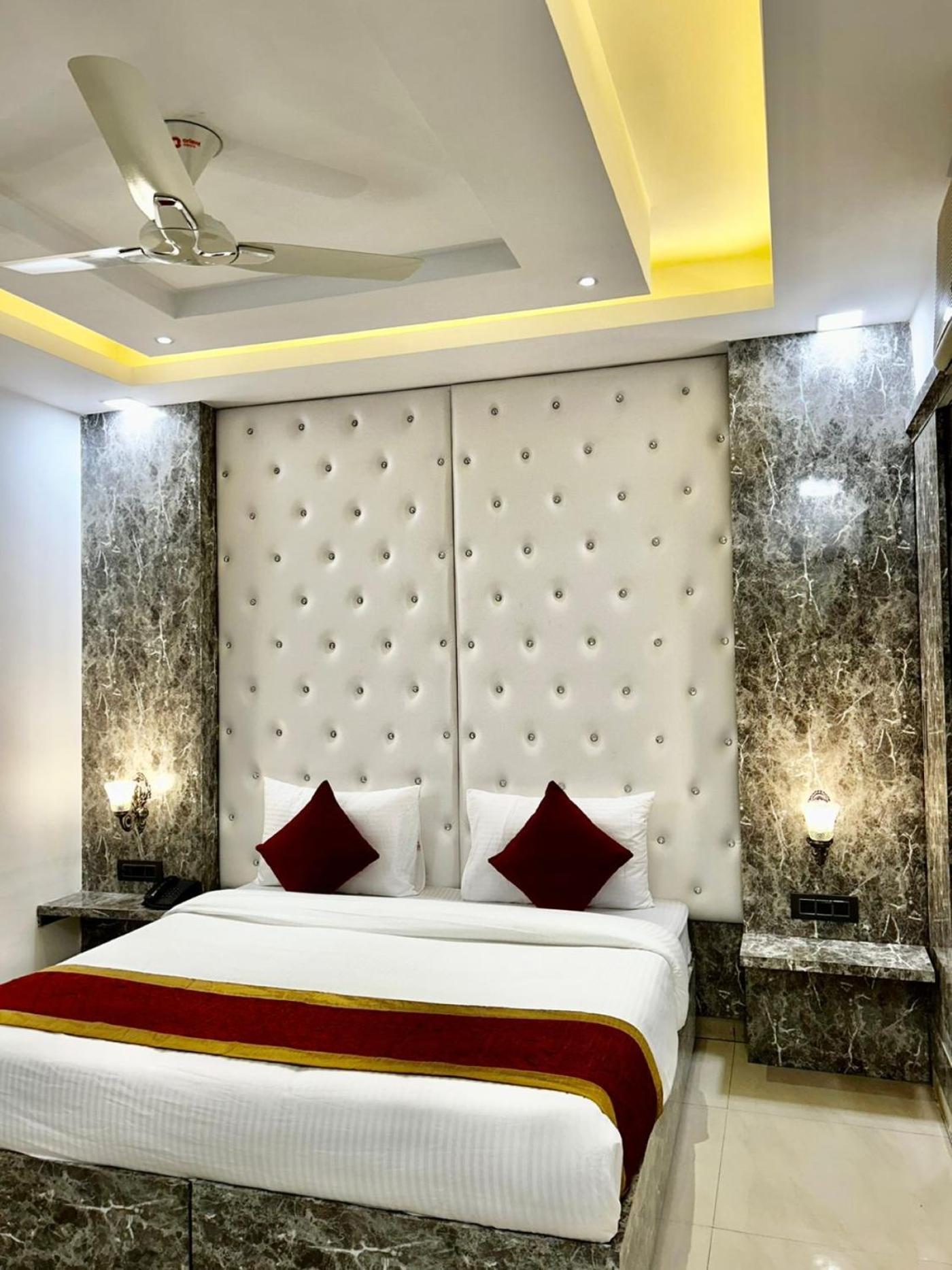 Cosmo - Karol Bagh Hotel 3*