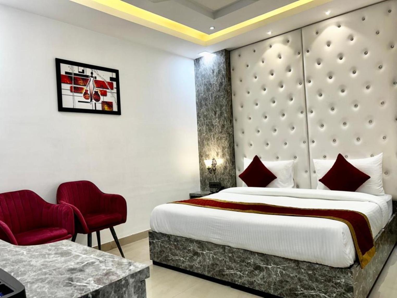 Cosmo - Karol Bagh Hotel