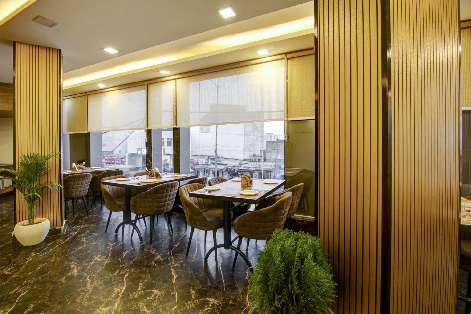 Hotel The Prithvi Near Delhi Airport 3*