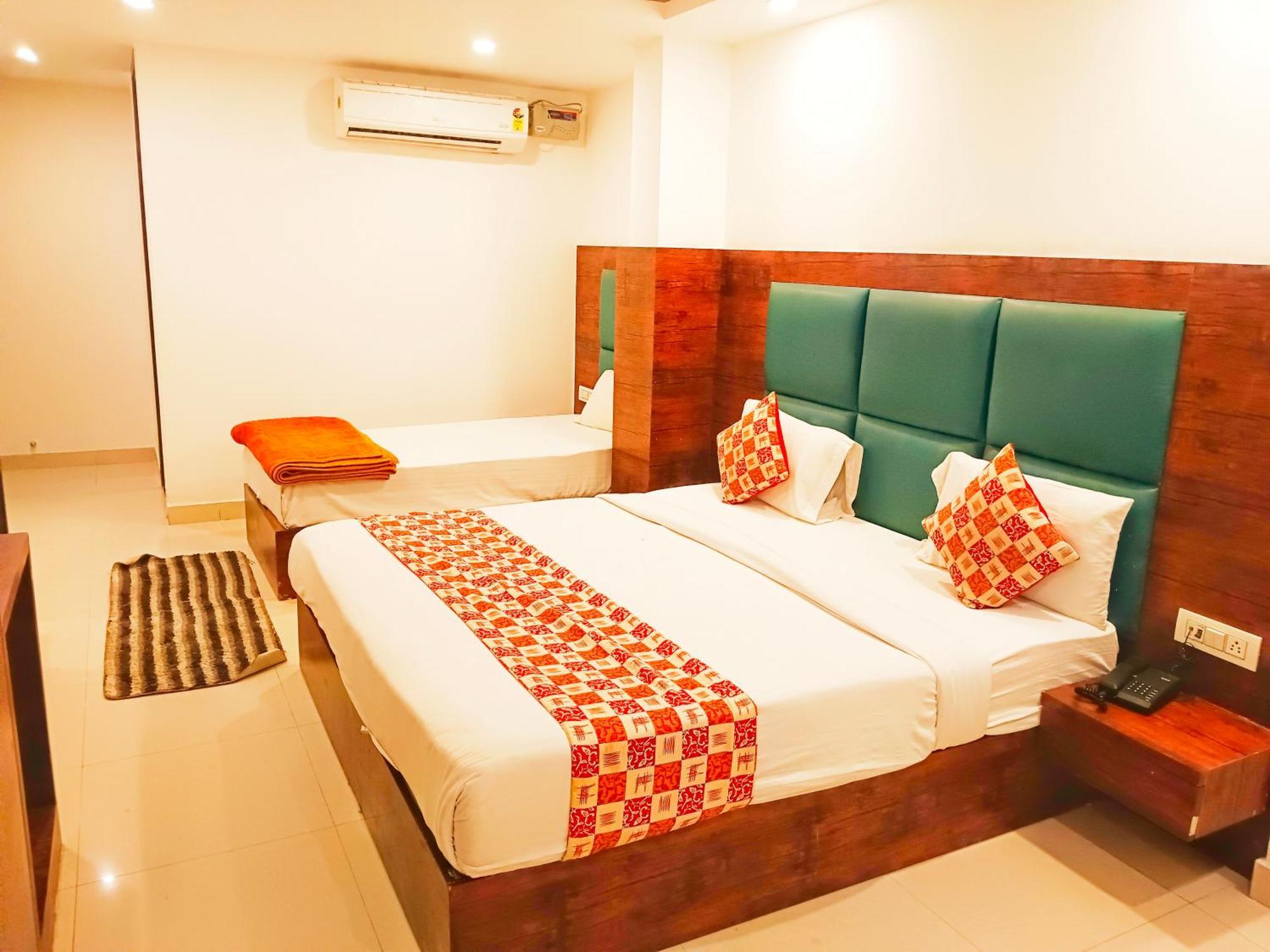 Tela Near Igi Airport Delhi 4*
