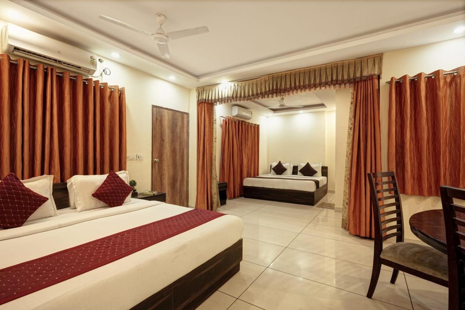 Grand Ivy Hotel