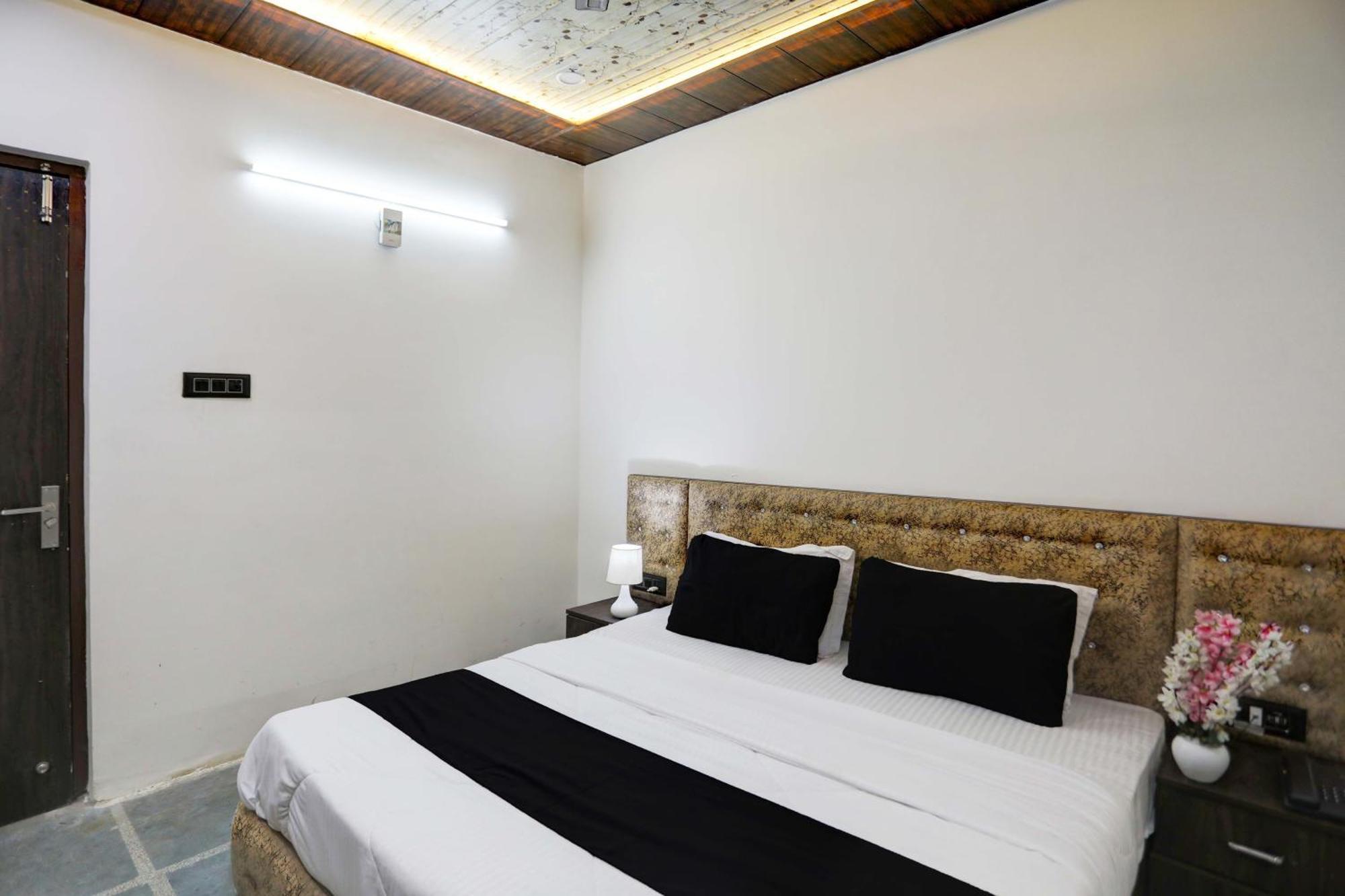 Hotel Collection O Park Paradise 3*