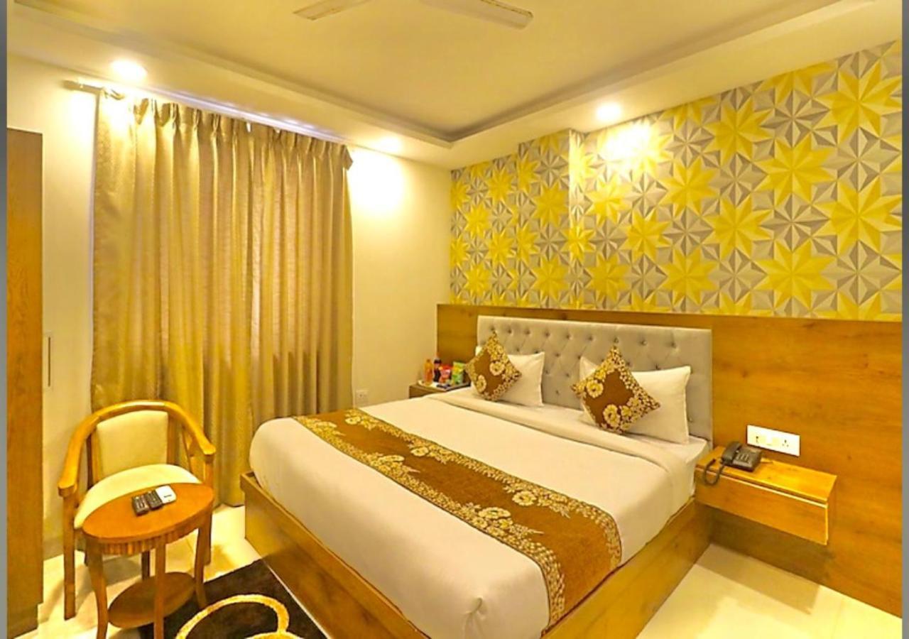 Hotel Seven Suites Near Igi International Airport