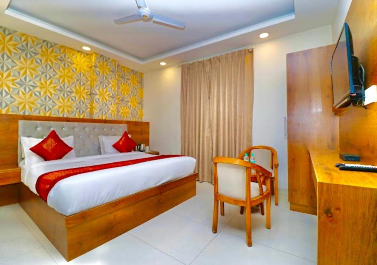 Hotel Seven Suites Near Igi International Airport New Delhi