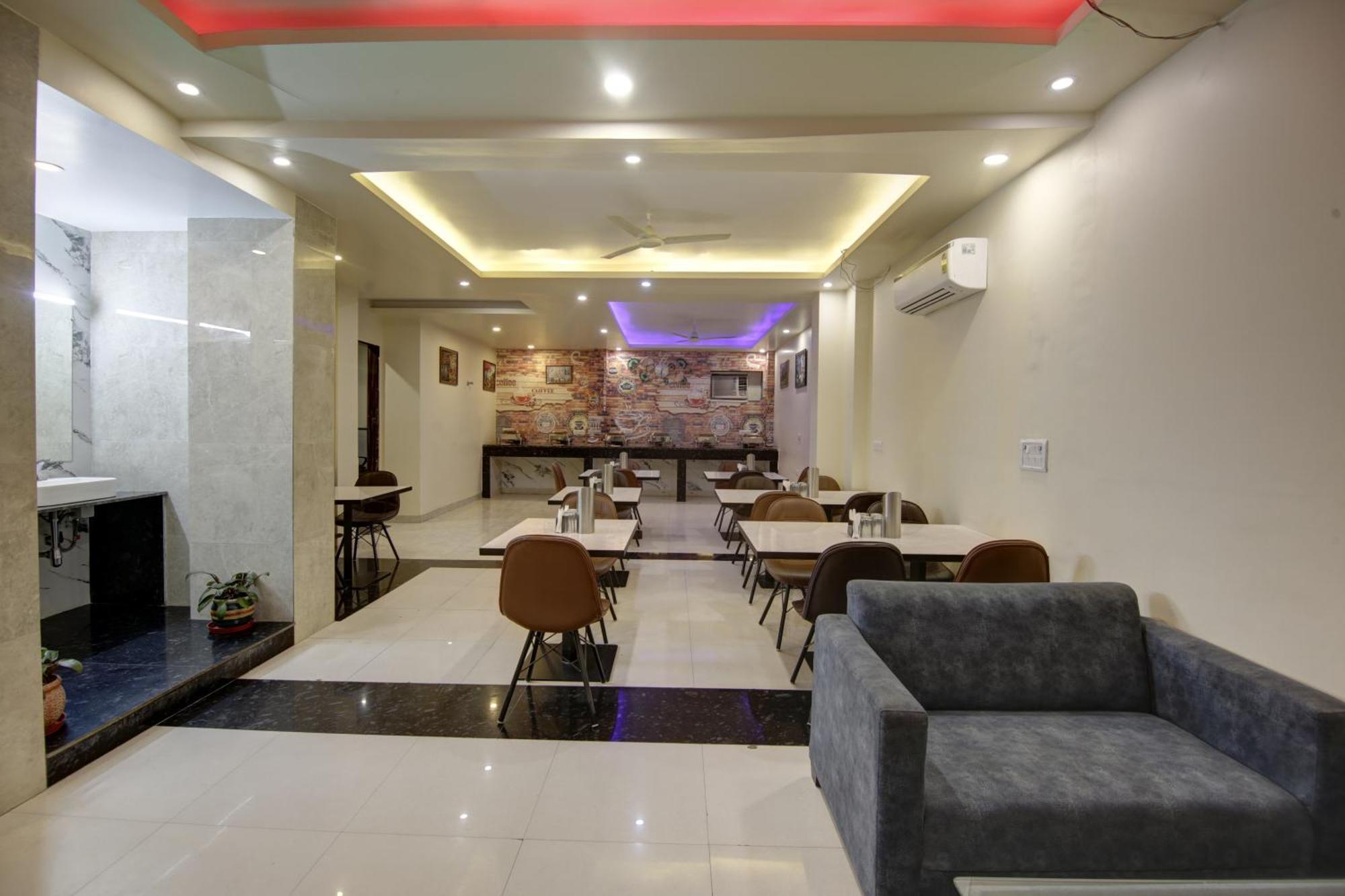Smart Signature Delhi Airport 4* New Delhi