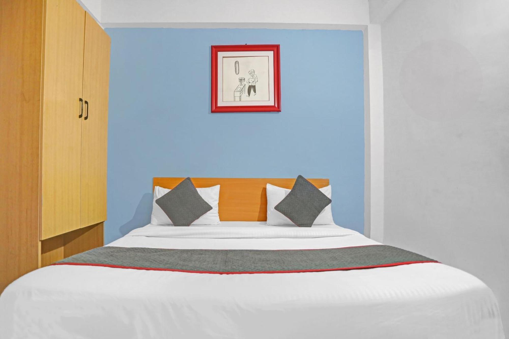 Hotel Collection O Jps Near Pvr Vikaspuri
