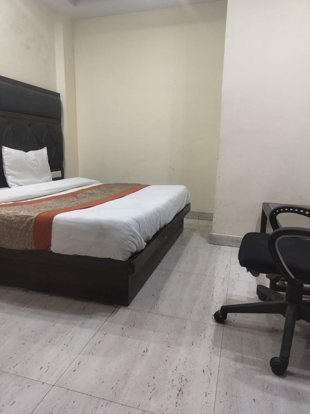 India Continental Guest house