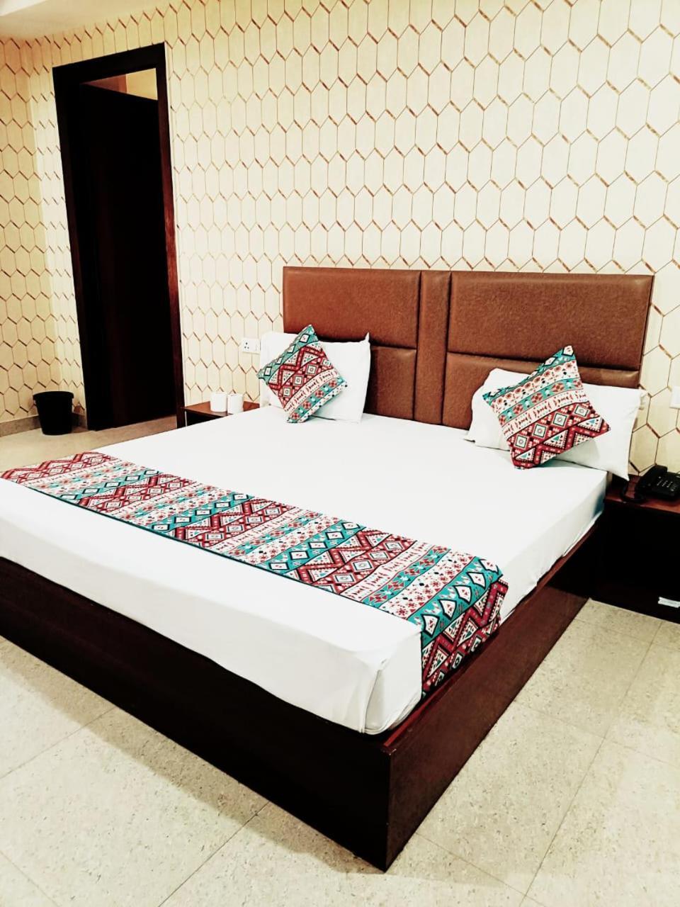Hotel Grand Ivy 3*