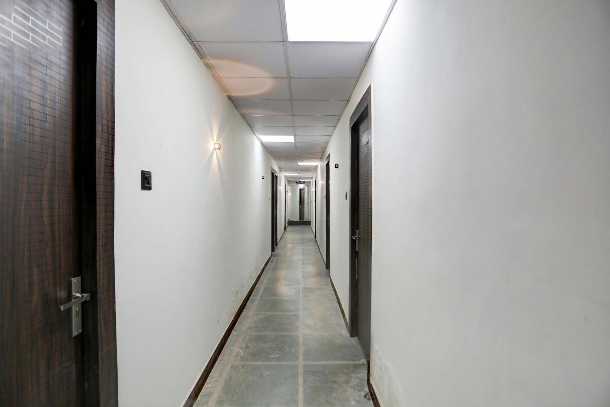 Collection O Park Paradise Hotel Delhi (National Capital Territory of India)