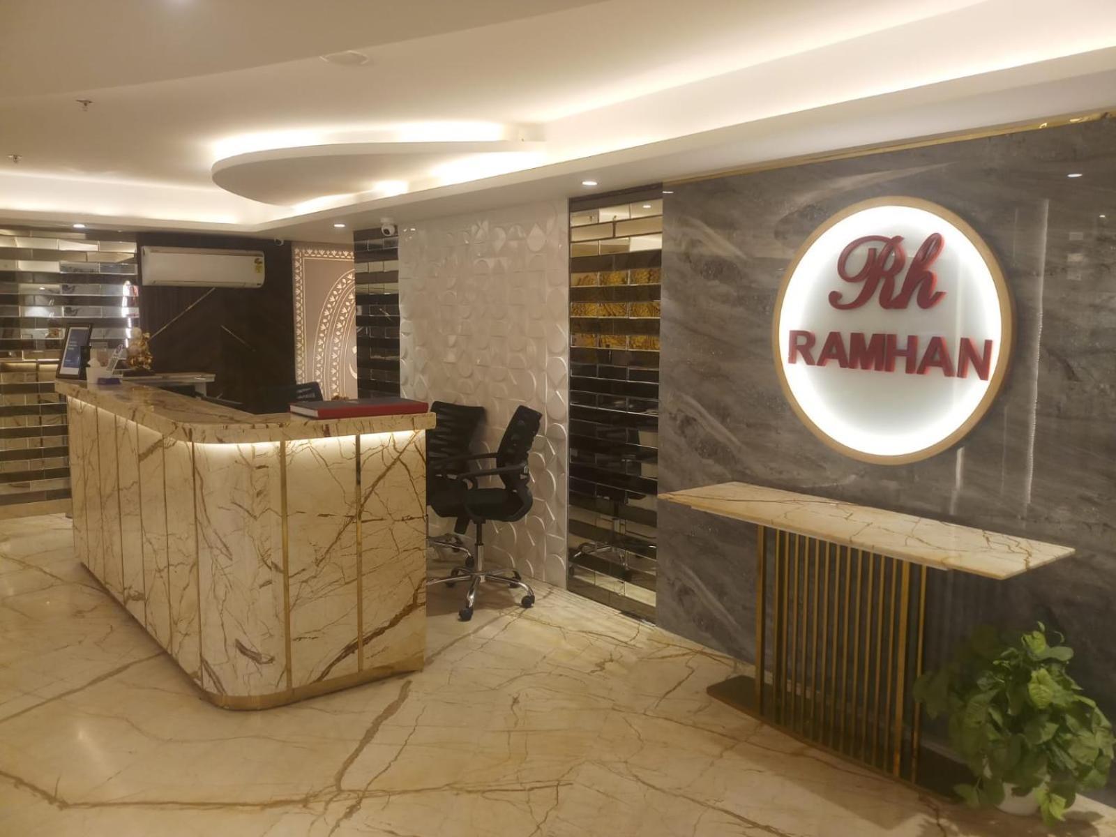 Airport Ramhan Palace Mahipalpur Hotel 4*