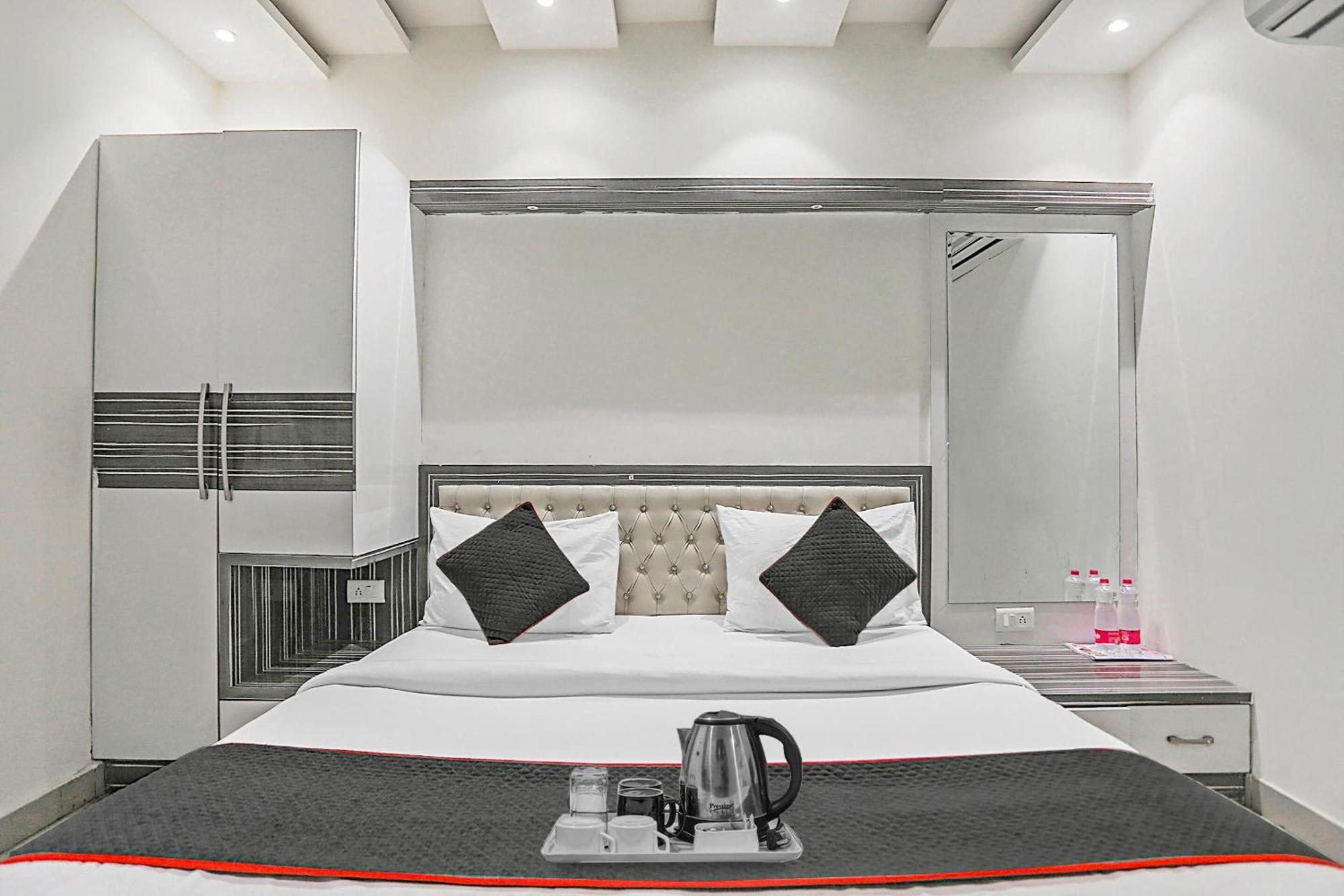 O S. Gambhir 4* Delhi (National Capital Territory of India)