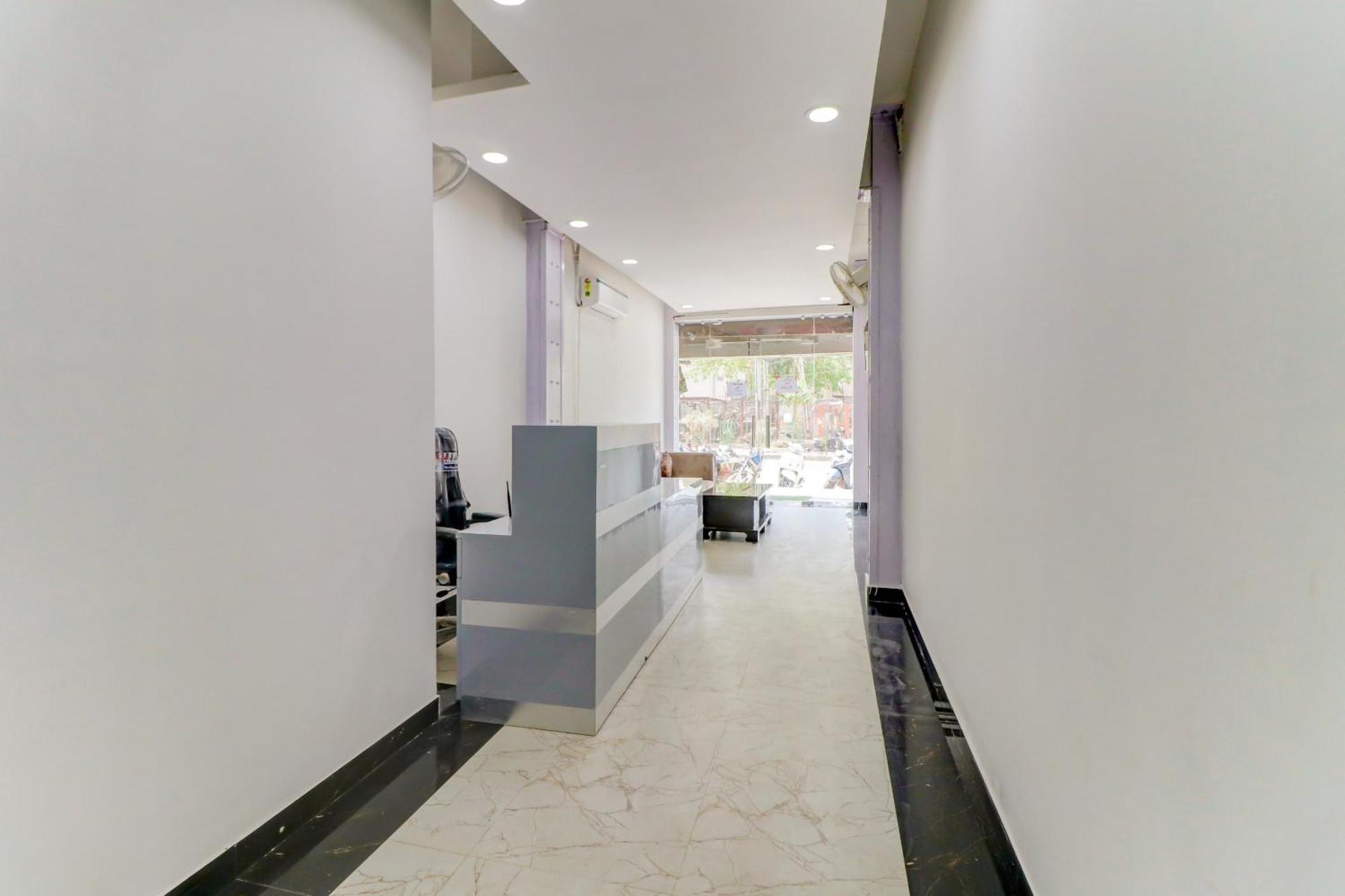 Hotel Oyo Flagship 80318 Sai Plaza Near Indira Gandhi International Airport