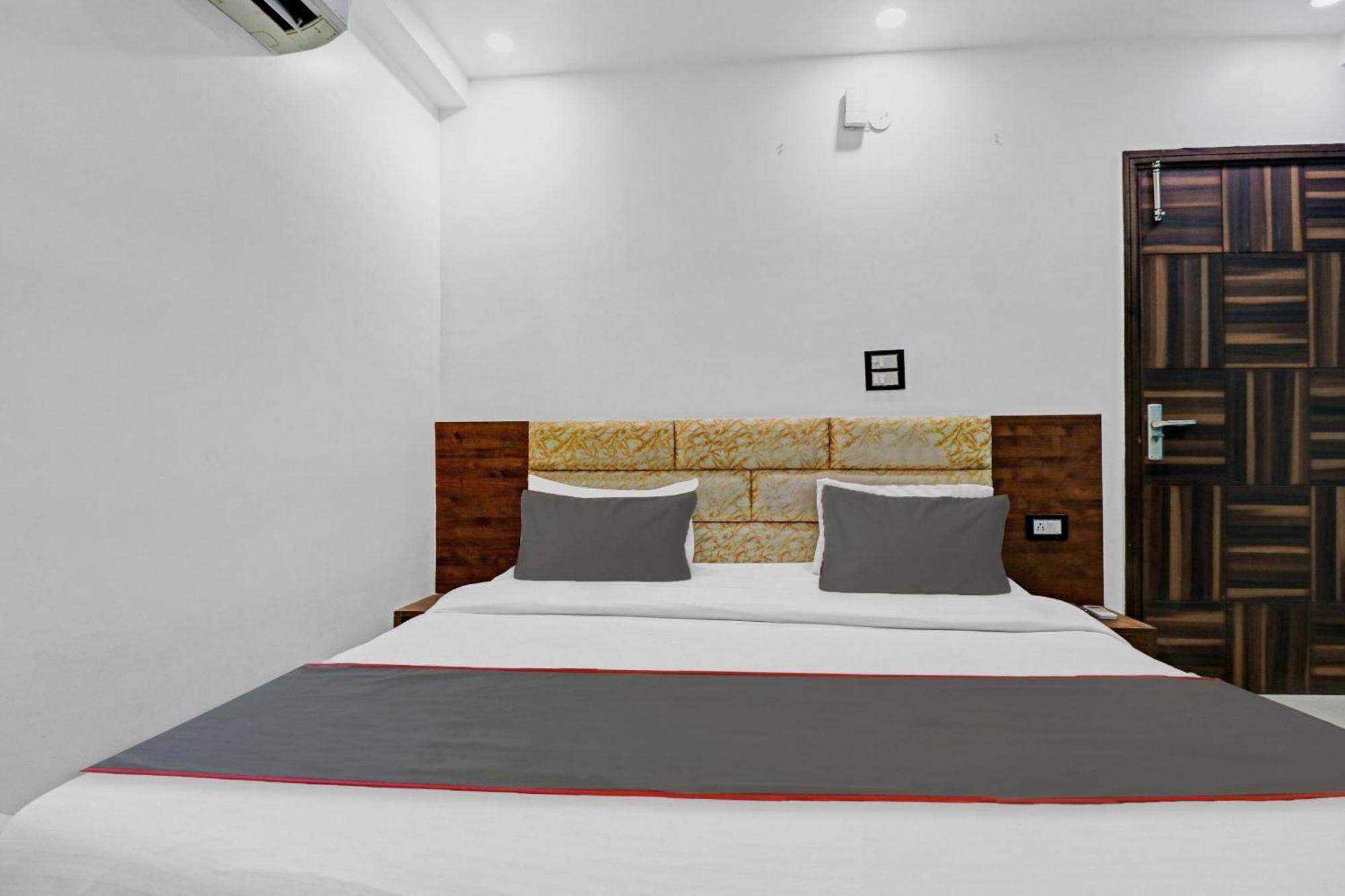 O Bharat Near Indira Gandhi International Airport Hotel 3*