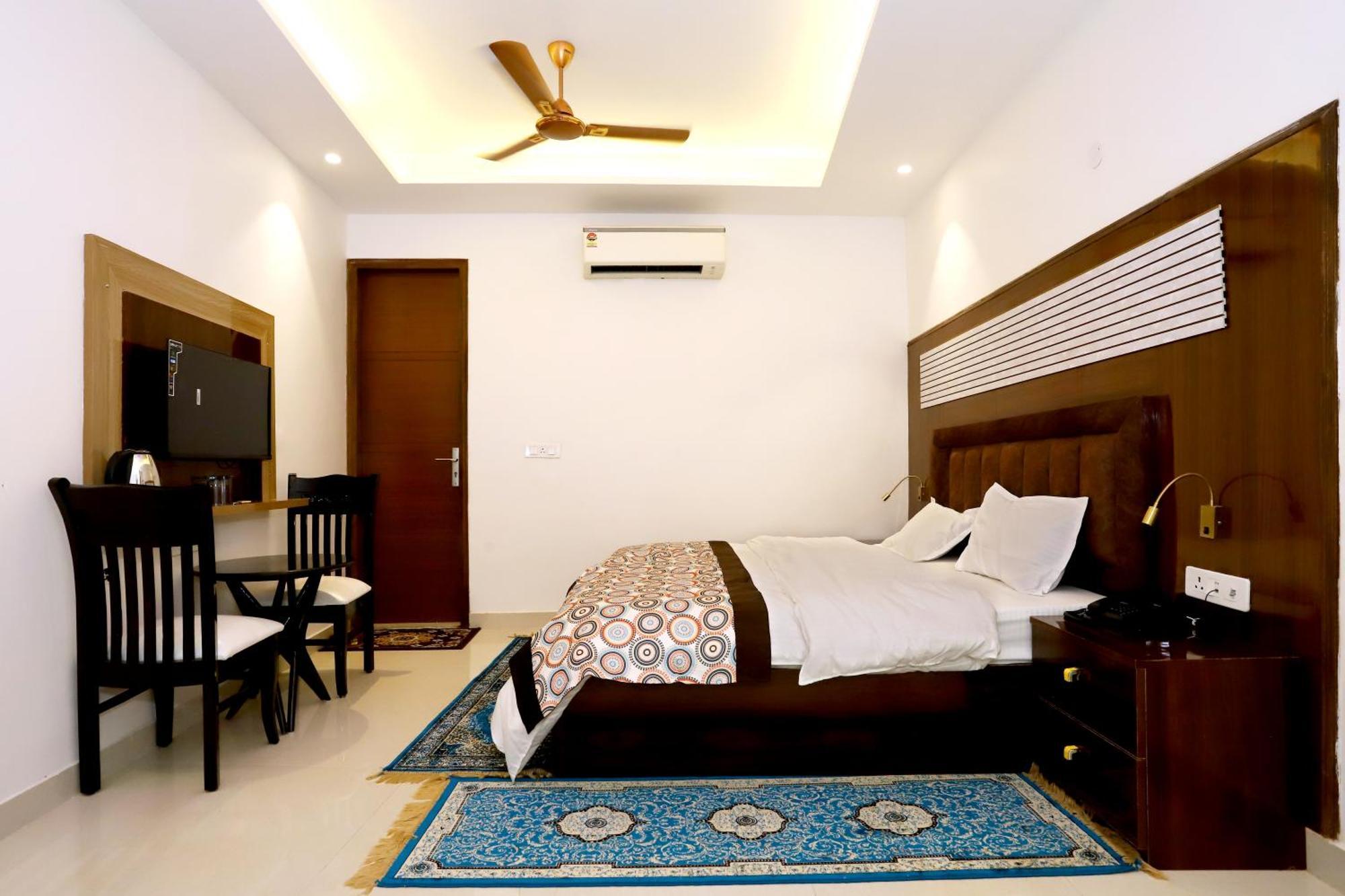 Vrindavan Bed & Breakfast *