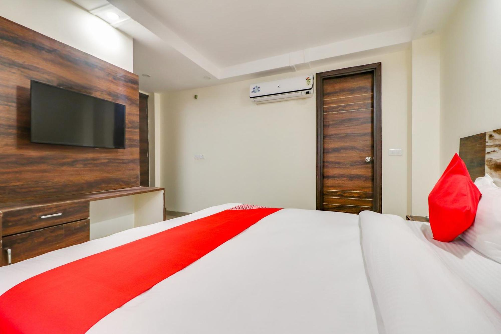 Hotel O Aero