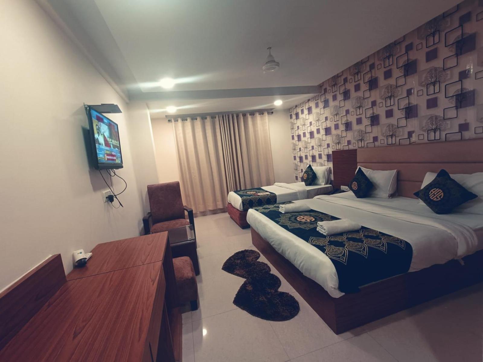 Hotel Grand By D'capitol Near Delhi Airport