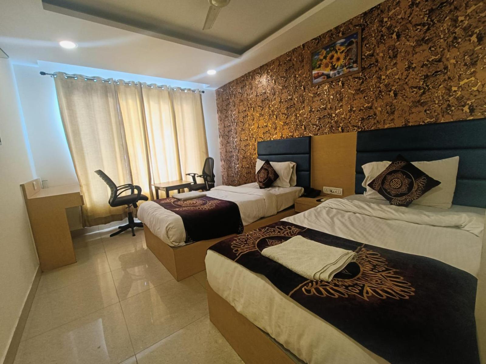 Grand By D'capitol Near Delhi Airport Hotel 4*