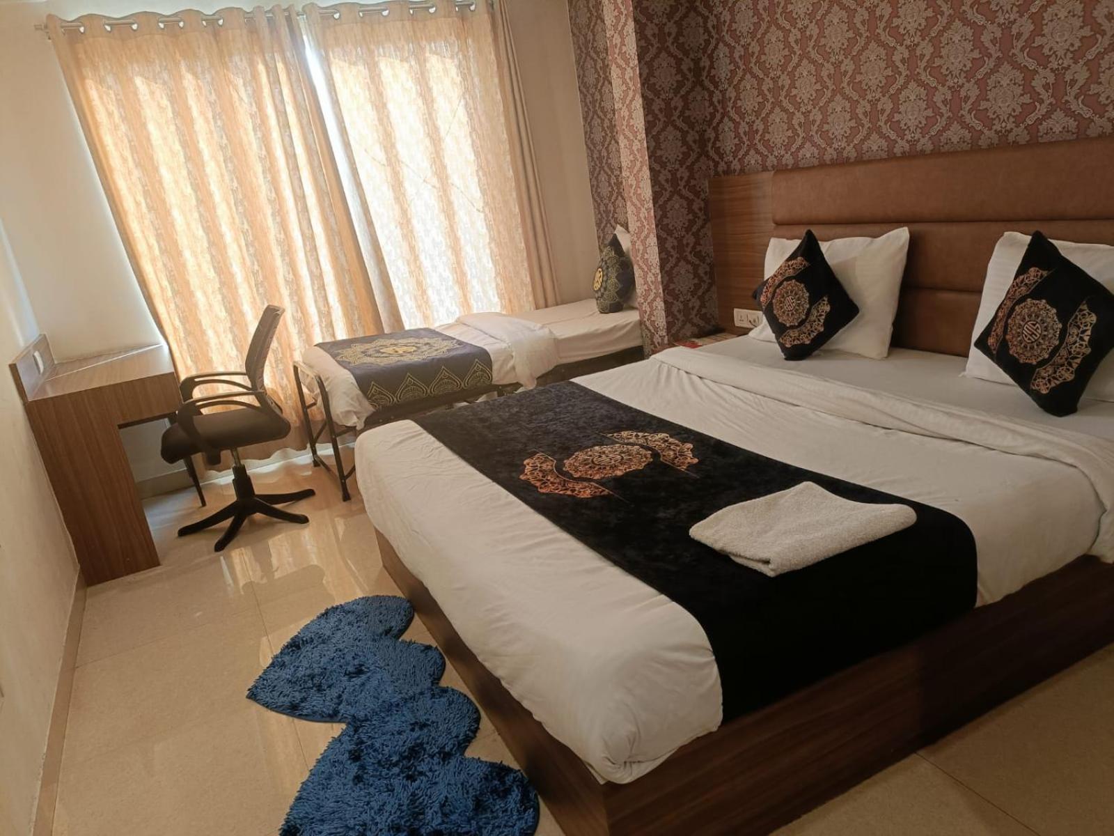 Grand By D'capitol Near Delhi Airport