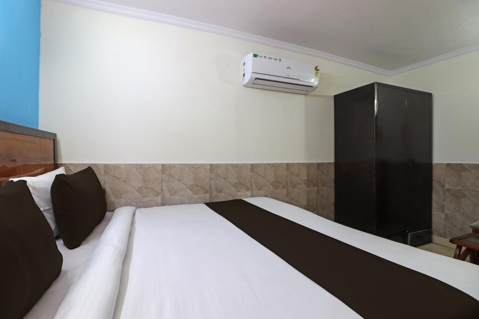 O Bluemoon Inn, South Campus New Delhi