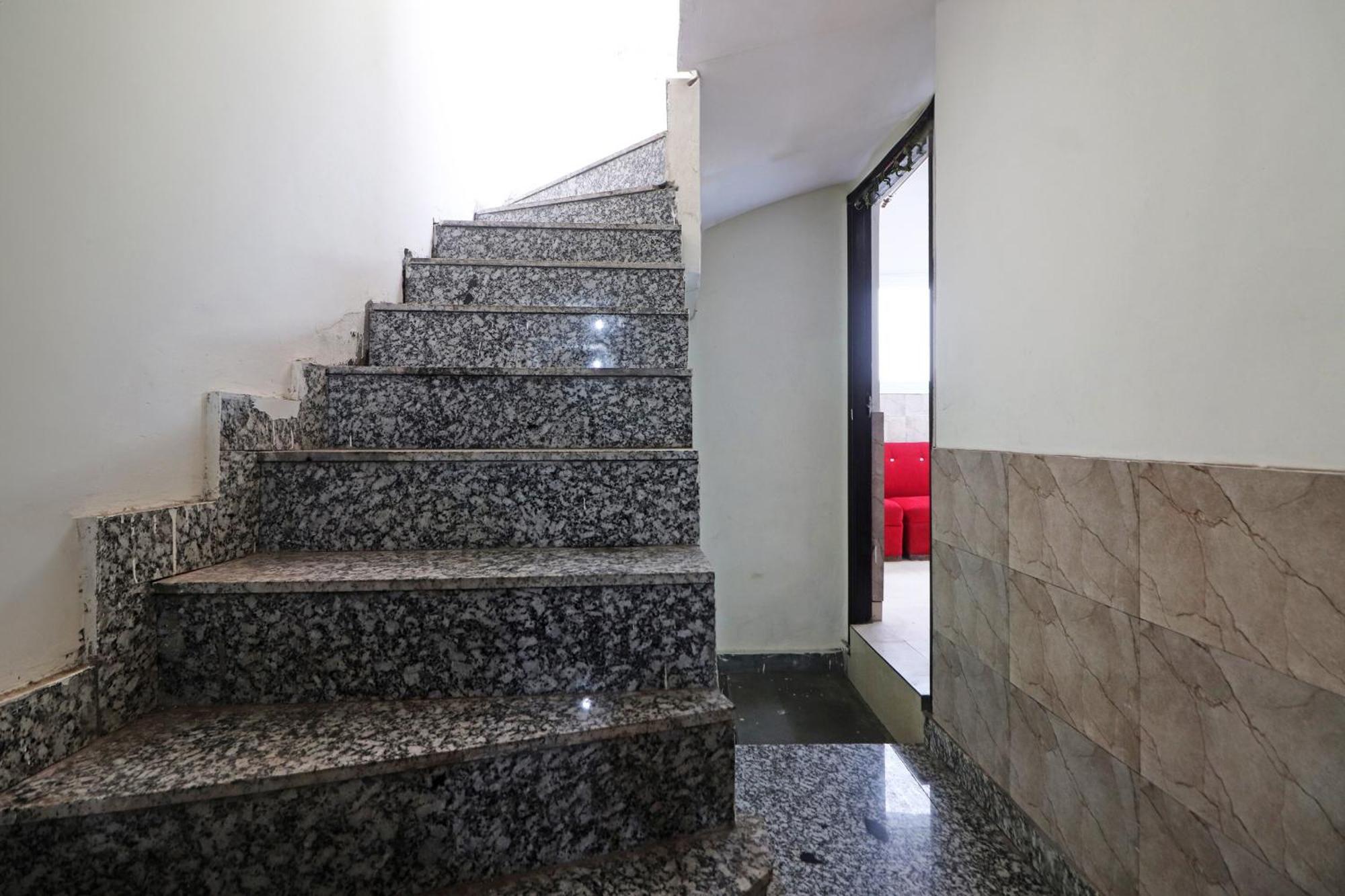 O Bluemoon Inn, South Campus Hotel 3*