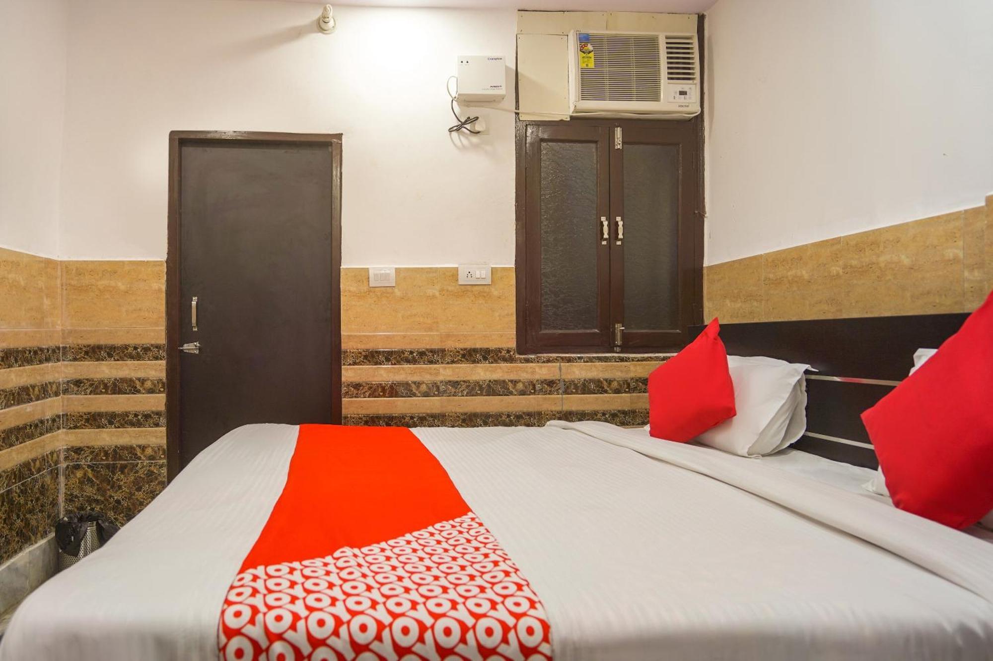 O O Crystal Hotel 3*