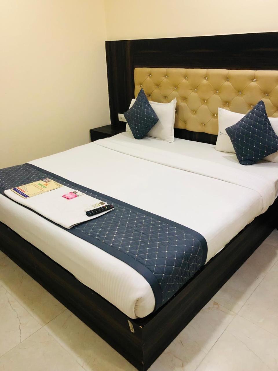 Cozy Cave Hotel New Delhi