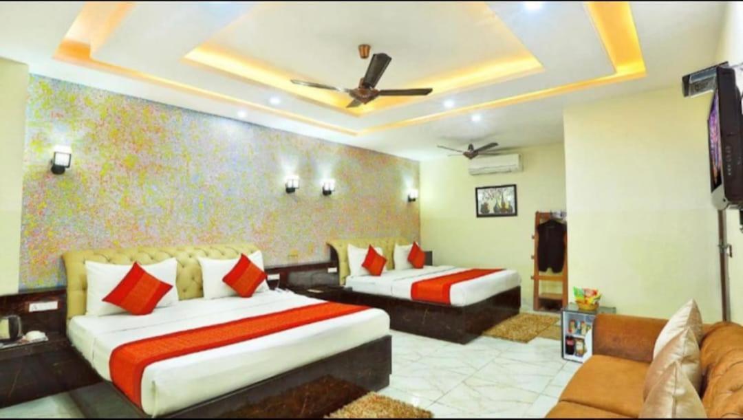 Hotel Airport Near Delhi Airport 3*