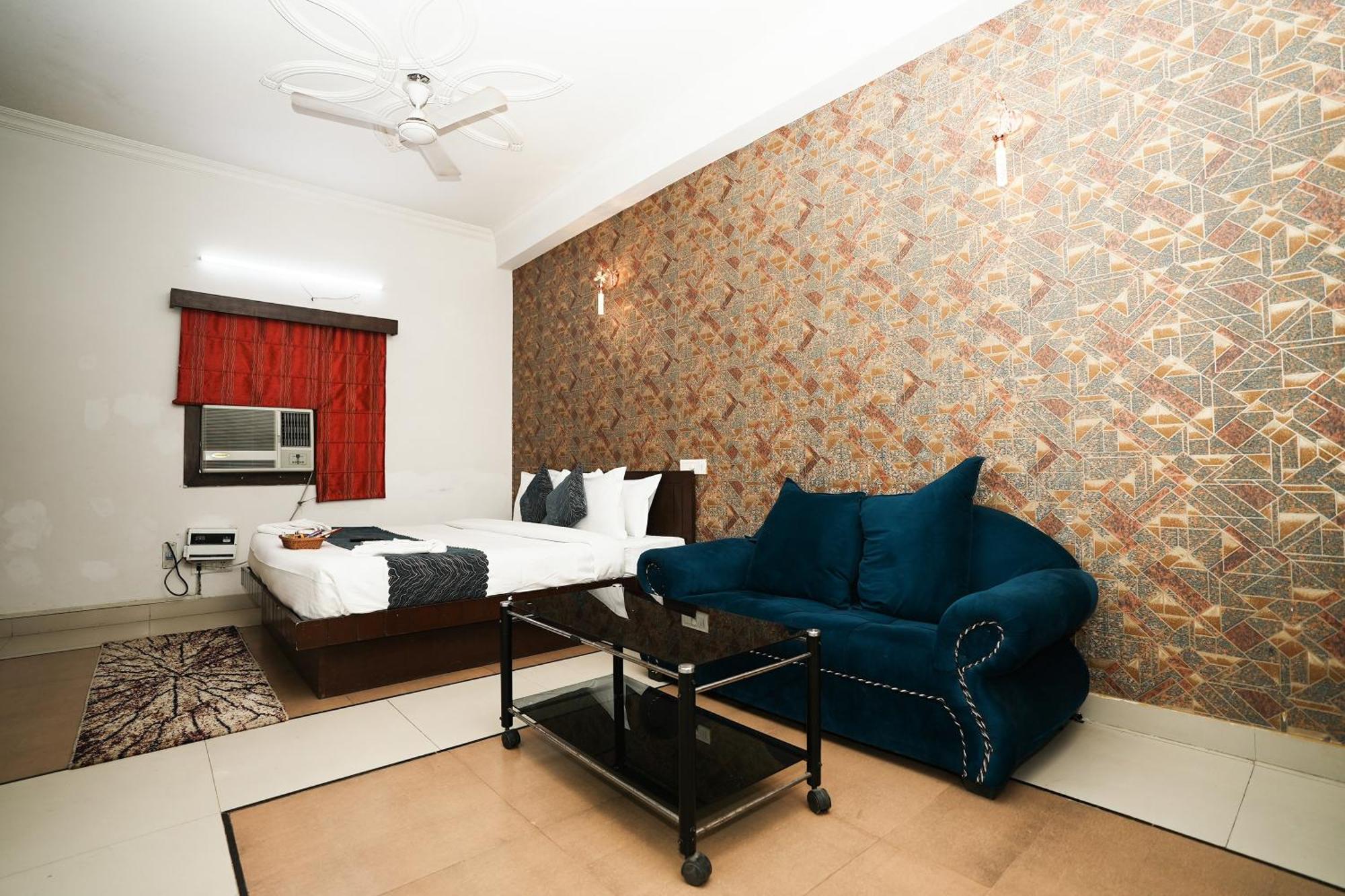 Hotel Om Paradise Near Igi Delhi Airport
