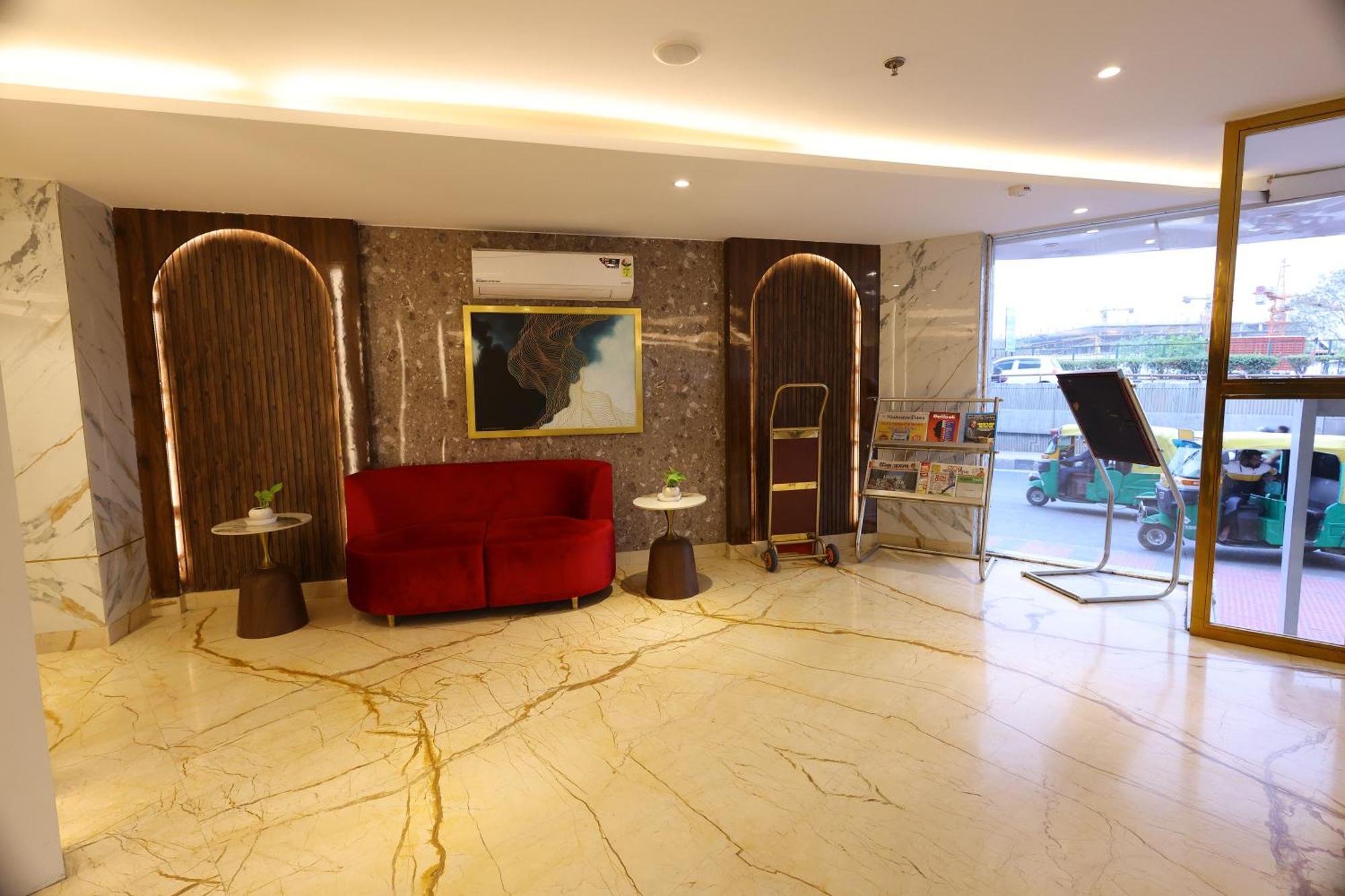Airport Ramhan Palace Mahipalpur Hotel