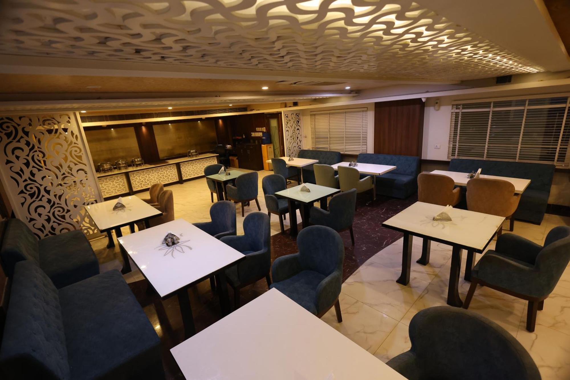 Airport Ramhan Palace Mahipalpur 4* New Delhi