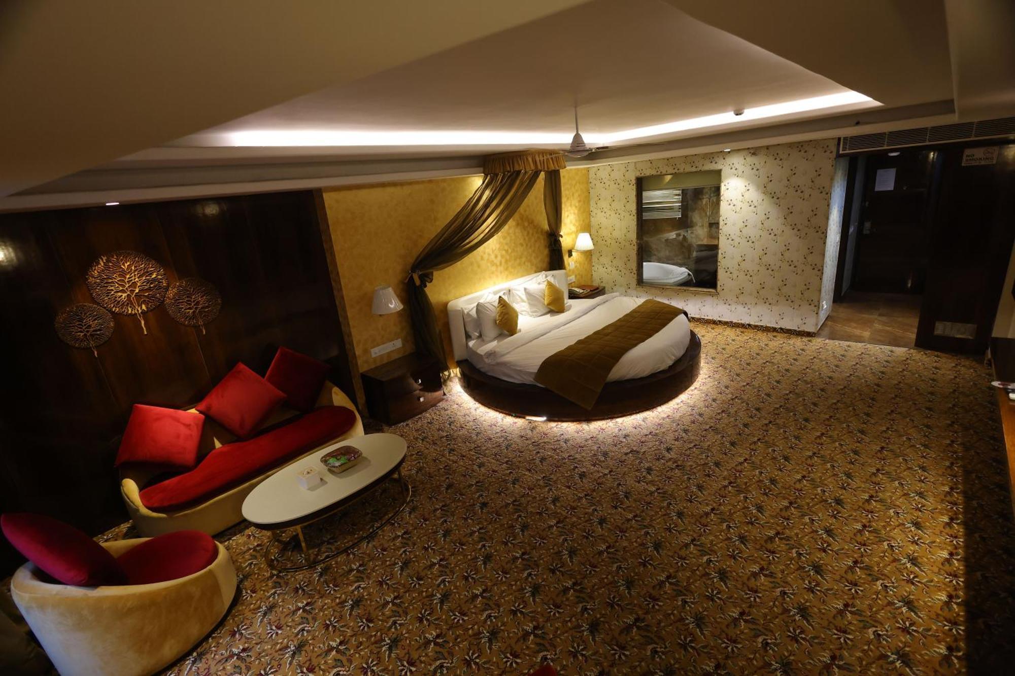 Airport Ramhan Palace Mahipalpur Hotel