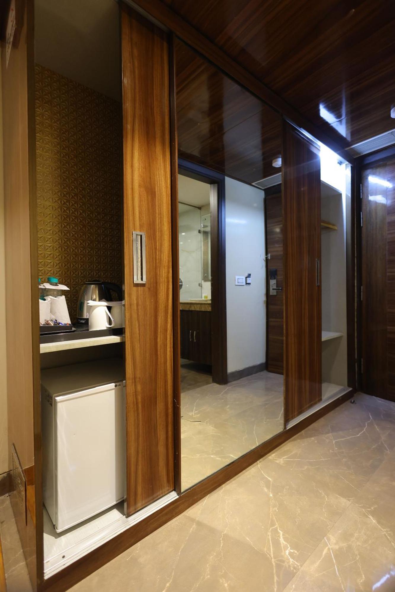 Airport Ramhan Palace Mahipalpur Hotel New Delhi