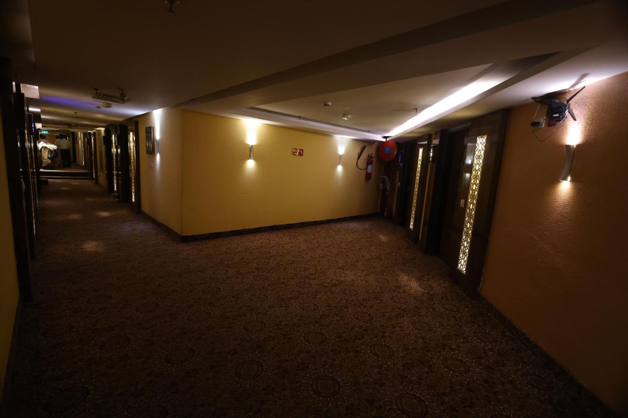 Airport Ramhan Palace Mahipalpur