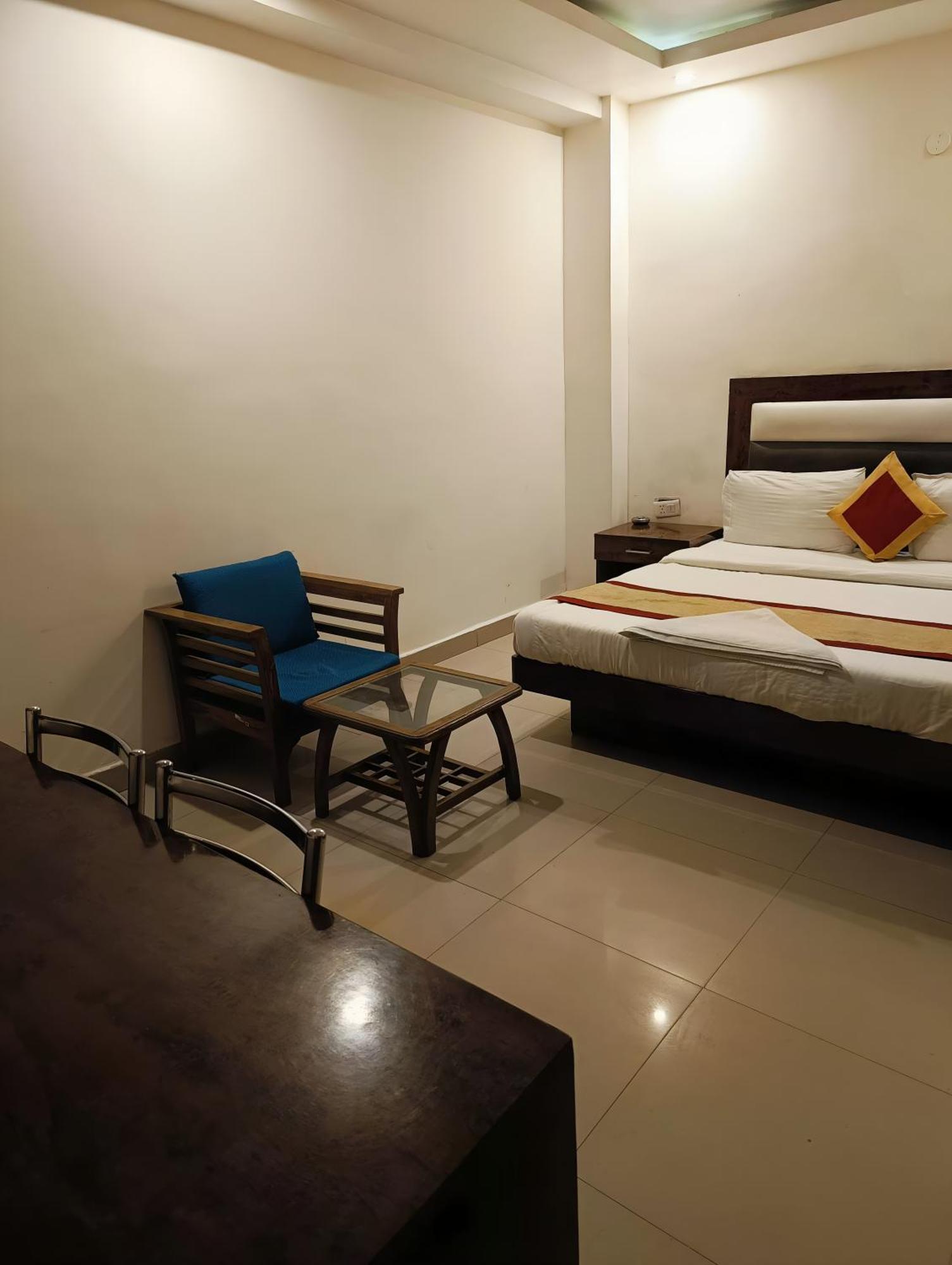 Airport Samara Hotel New Delhi