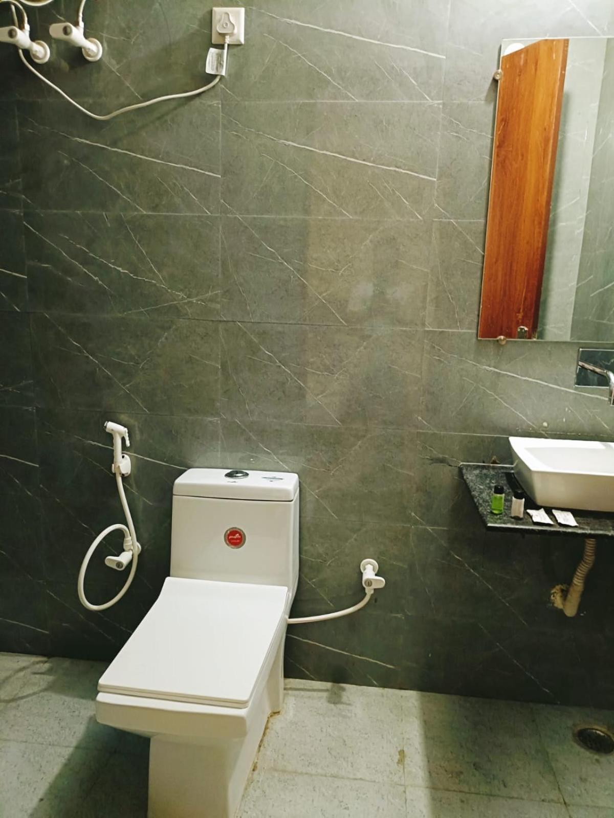 Ambs Plaza Near Igi Airport Delhi 4* Nova Deli