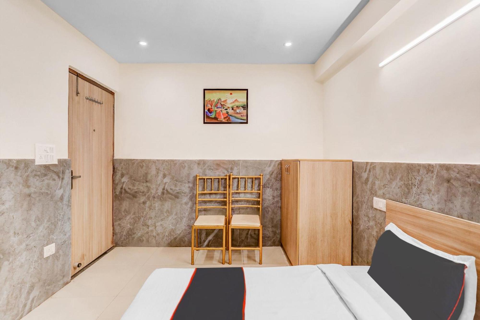 Collection O Silver Palace 3* New Delhi