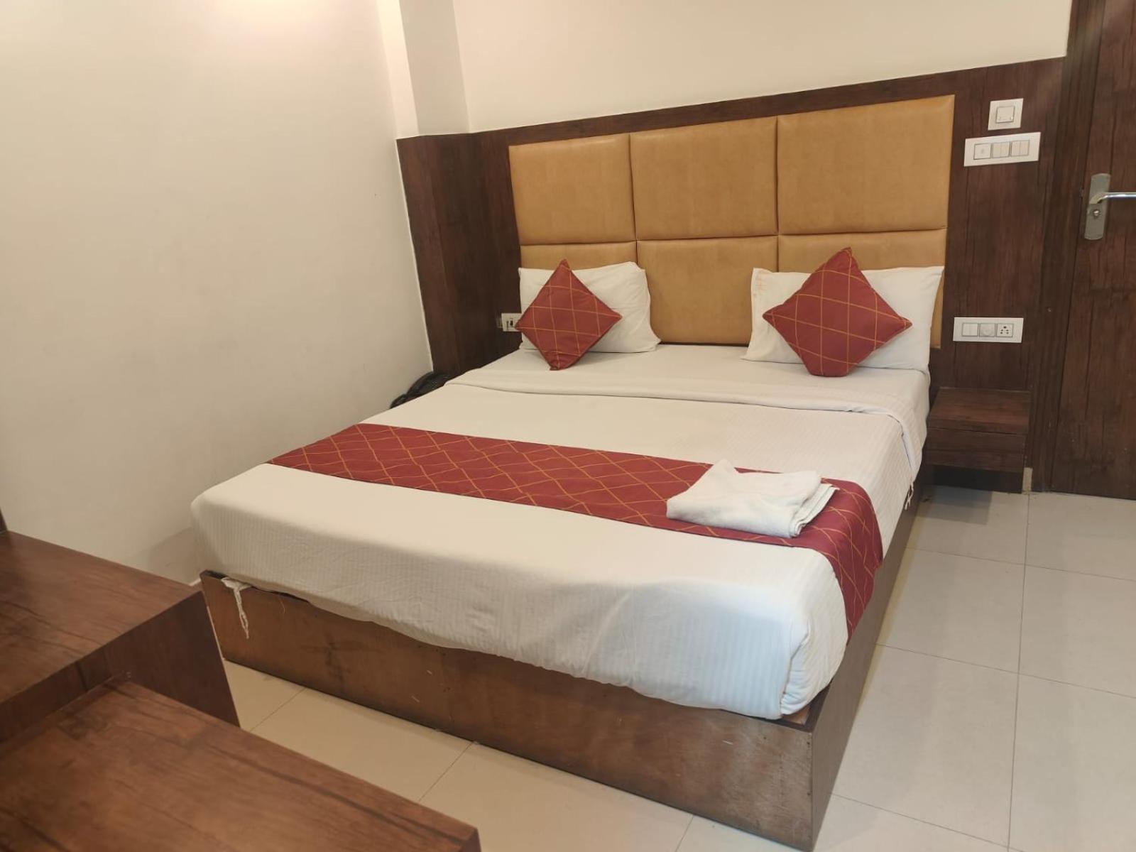 Ambs Plaza Near Igi Airport Delhi 4* Nova Deli