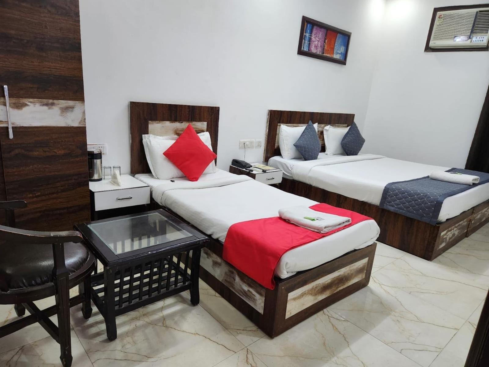 Ambs Plaza Near Igi Airport Delhi 4* Nova Deli