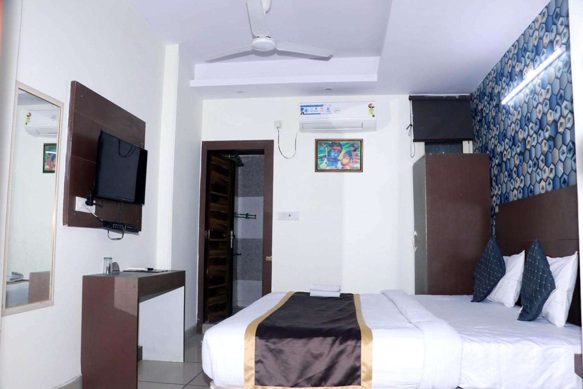 Airport Hotel Edge Home Stay Hotel