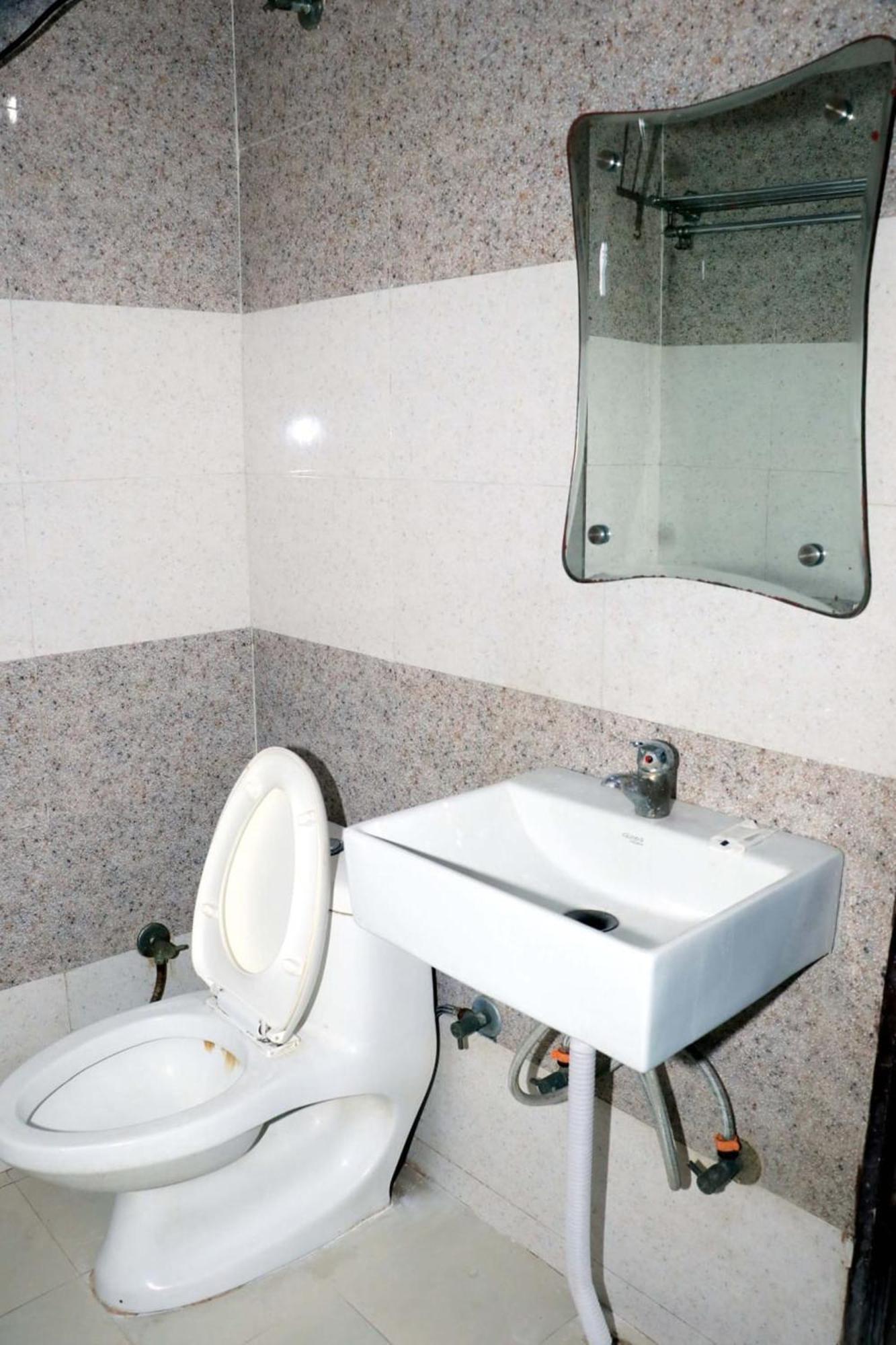 Hotel Airport Hotel Edge Home Stay