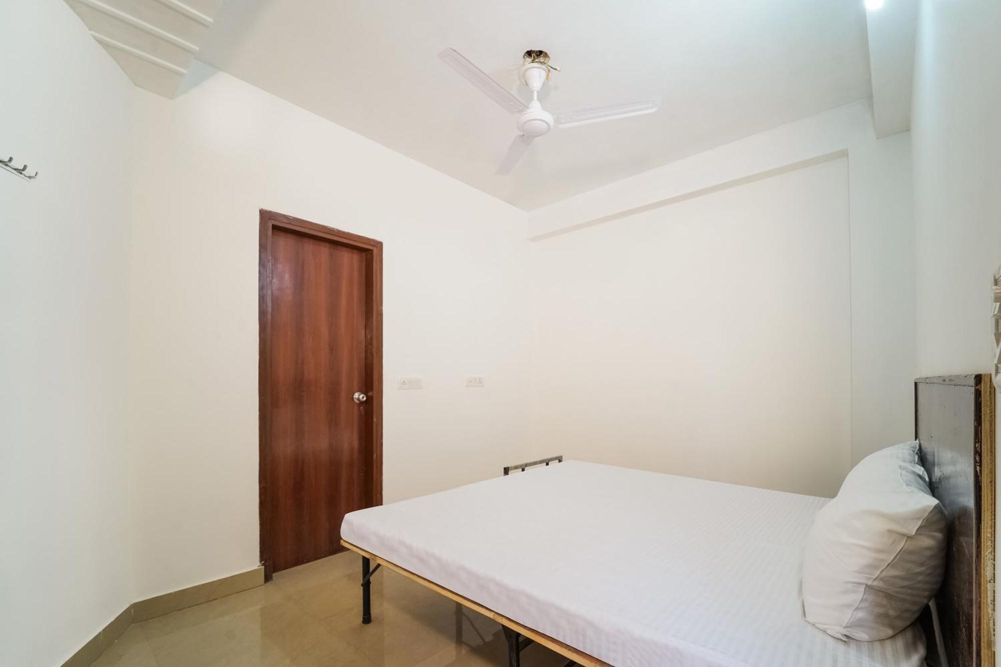 Hotel O Chahal Near Nangloi Railway Station Metro Station Delhi (National Capital Territory of India)
