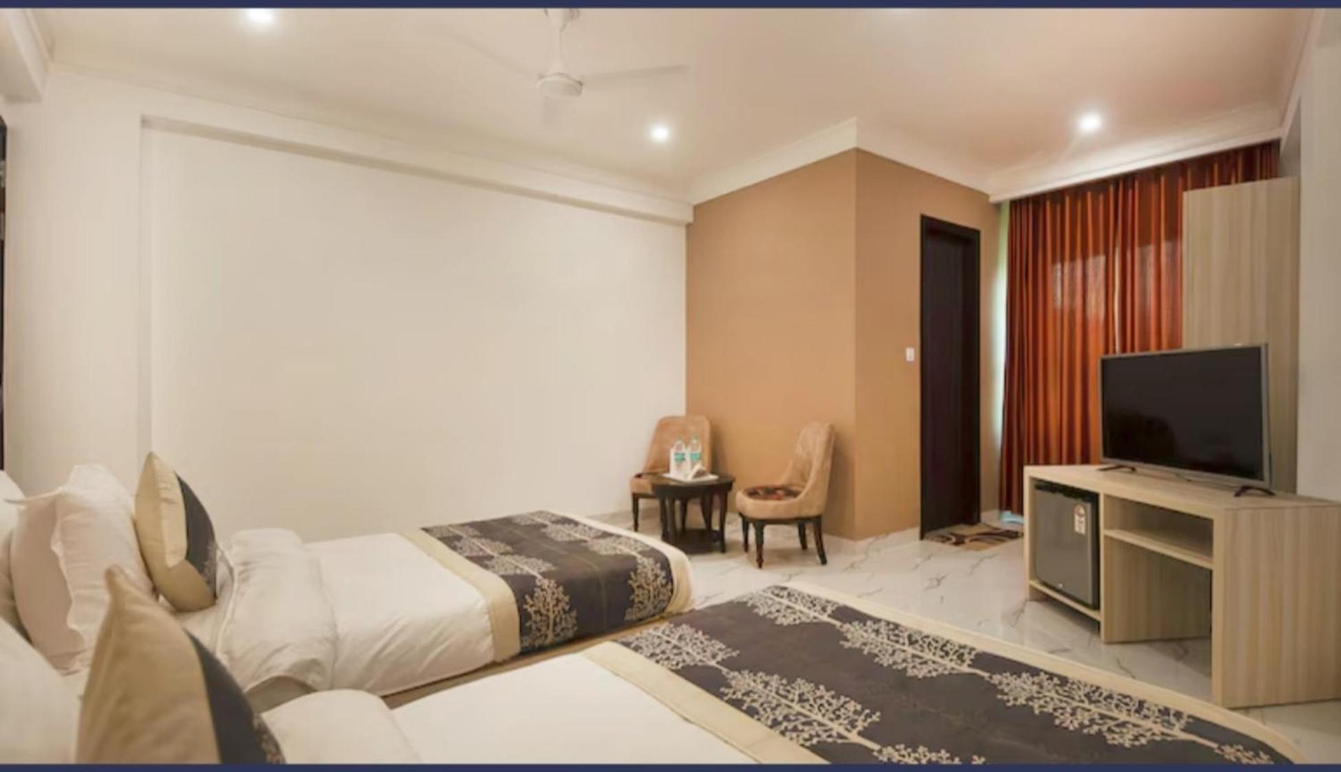 Almora - Near By Delhi International Airport - With Free Airport Pickup And Drop Hotel 3*