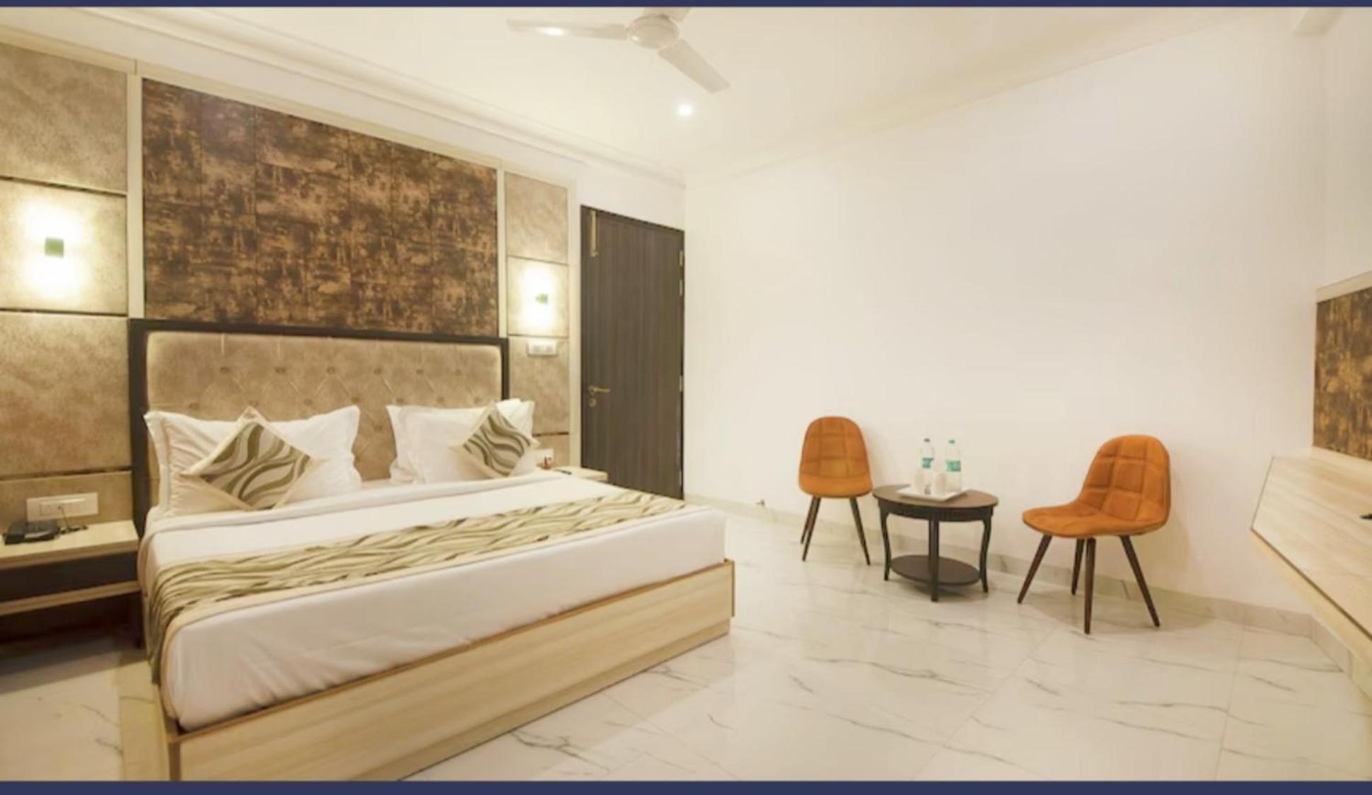 Almora - Near By Delhi International Airport - With Free Airport Pickup And Drop New Delhi