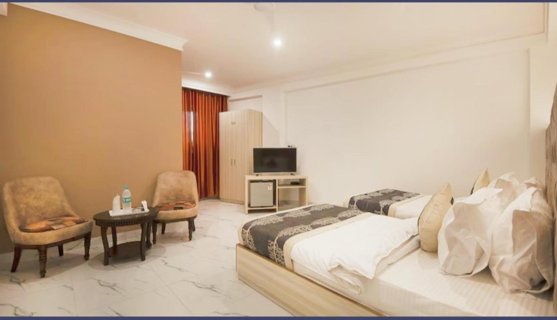 Almora - Near By Delhi International Airport - With Free Airport Pickup And Drop