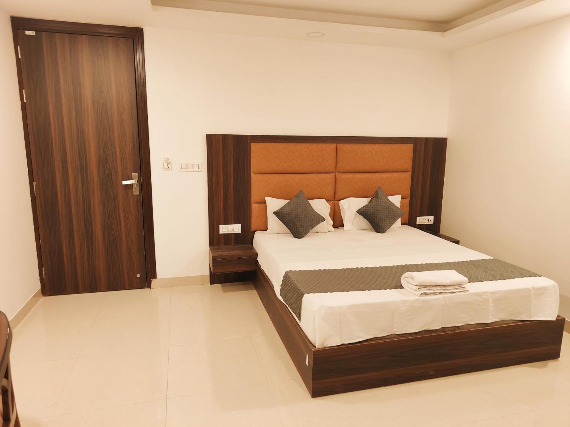 Tela Near Igi Airport Delhi Hotel New Delhi