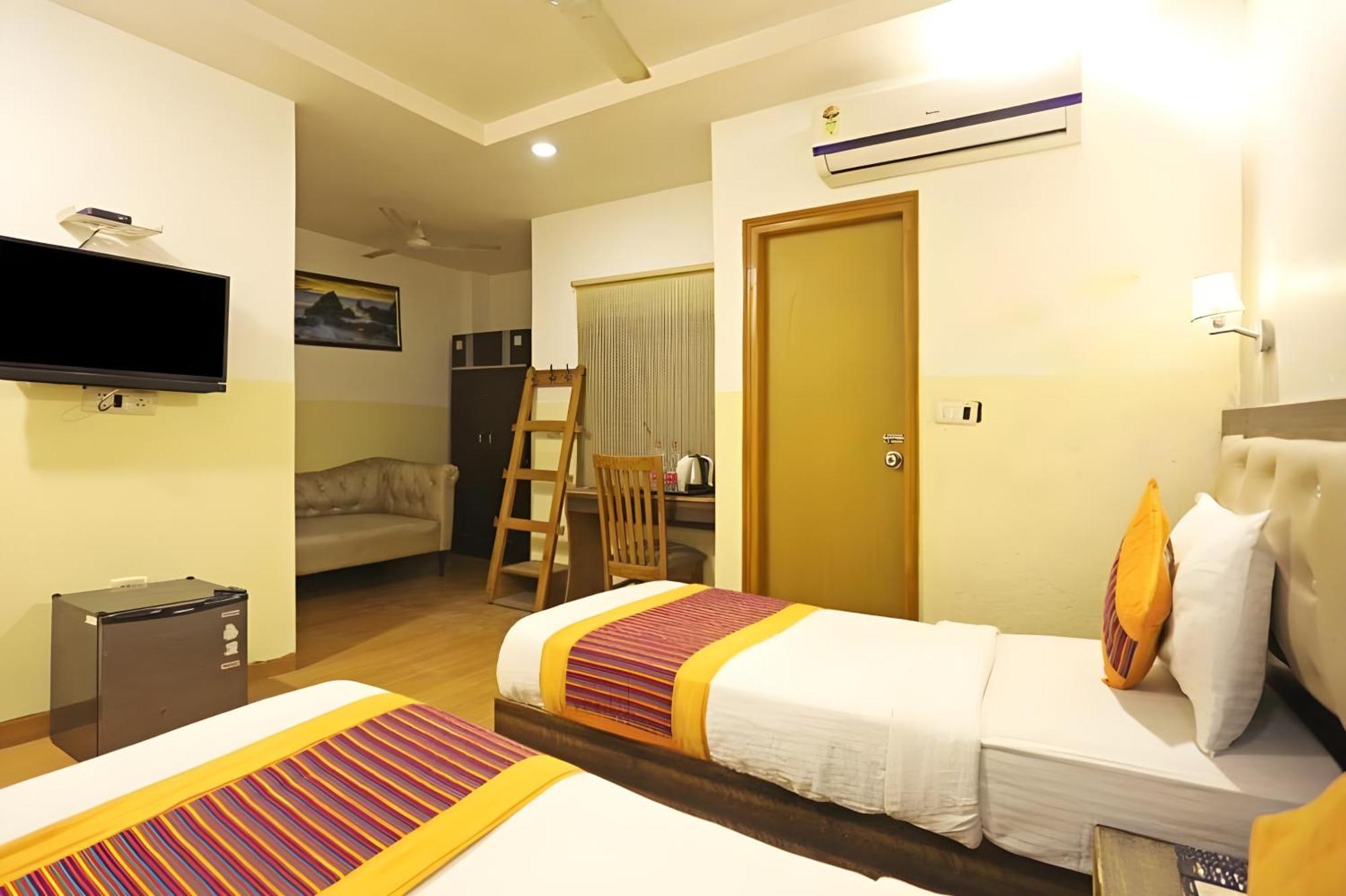 Hotel King Plaza Near Igi Airport