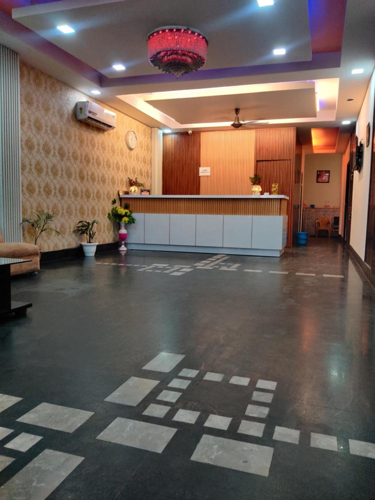 Hotel Delhi Airport Plaza Igi Airport
