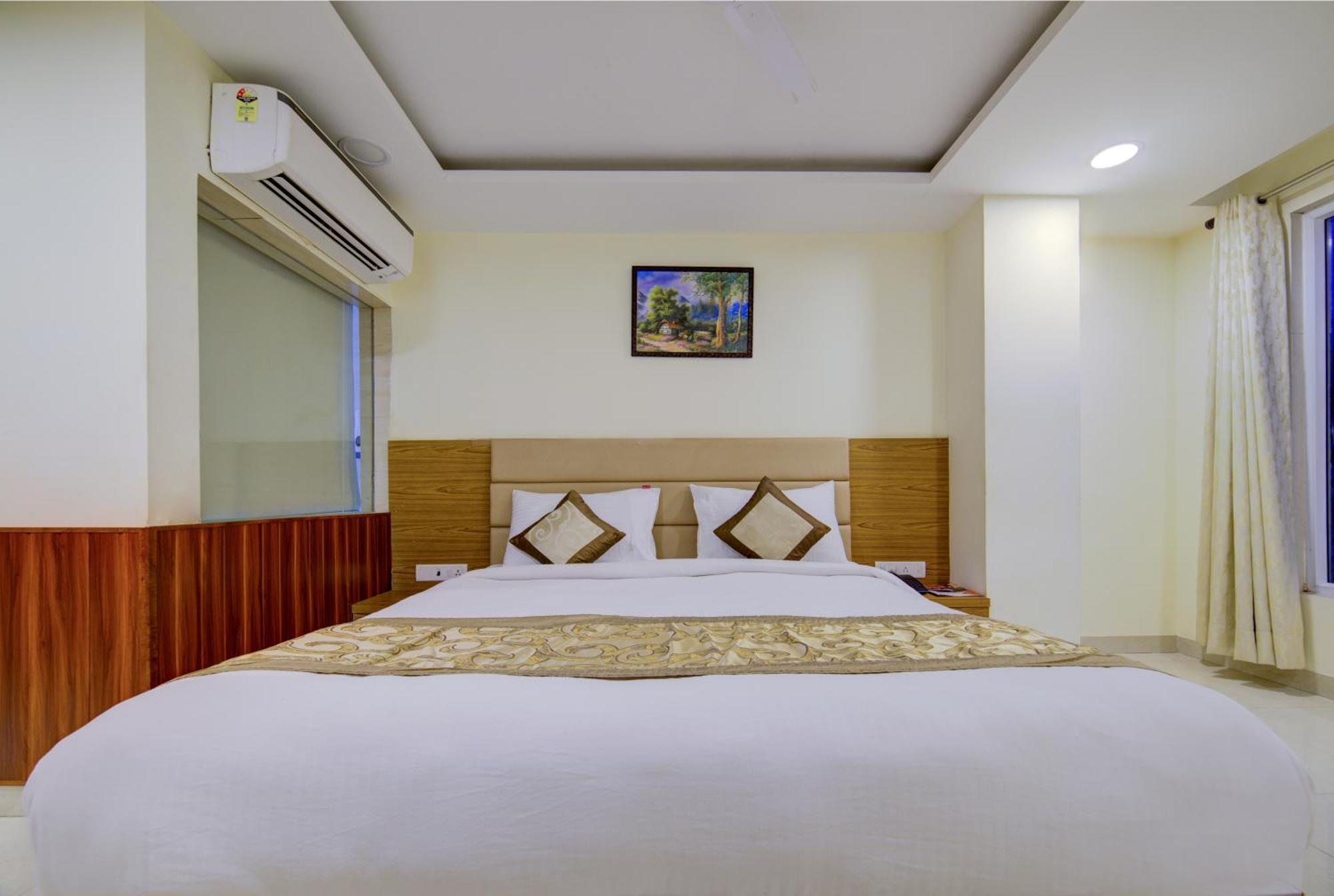Hotel Grand By D'capitol Near Delhi Airport