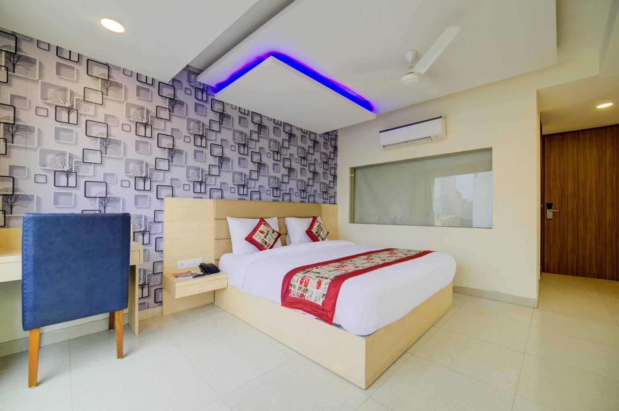 Grand By D'capitol Near Delhi Airport