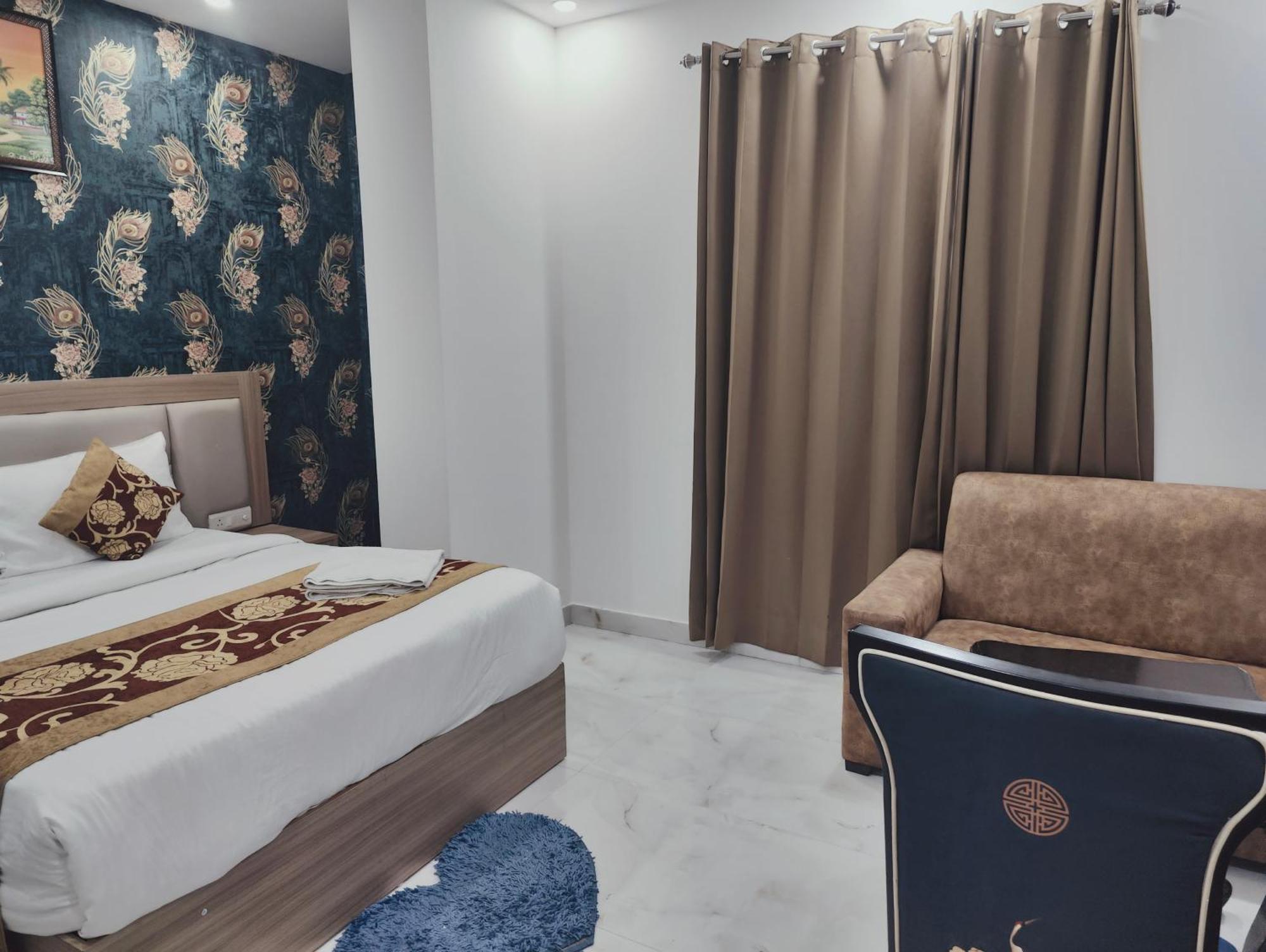 Bed & Breakfast Decent Suites Inn- Mahipalpur, Delhi Airport, Aerocity New Delhi